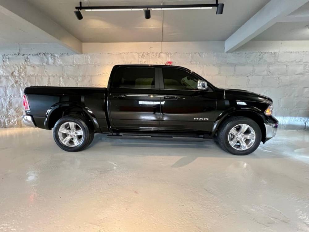 RAM - CLASSIC - 2022/2022 - Preta - R$ 299.900,00