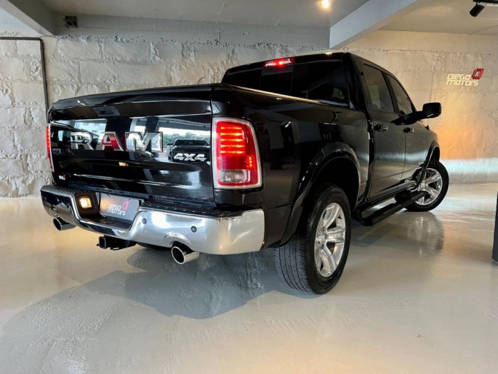 RAM - CLASSIC - 2022/2022 - Preta - R$ 299.900,00