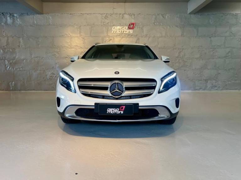 MERCEDES-BENZ - GLA 200 - 2017/2017 - Branca - R$ 99.900,00