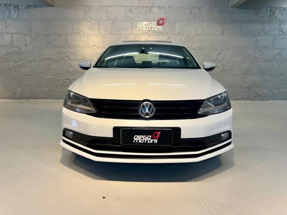 VOLKSWAGEN - JETTA - 2016/2016 - Branca - R$ 82.900,00