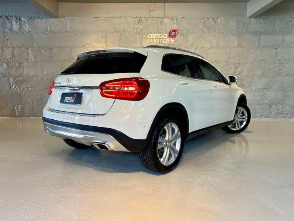 MERCEDES-BENZ - GLA 200 - 2017/2017 - Branca - R$ 99.900,00