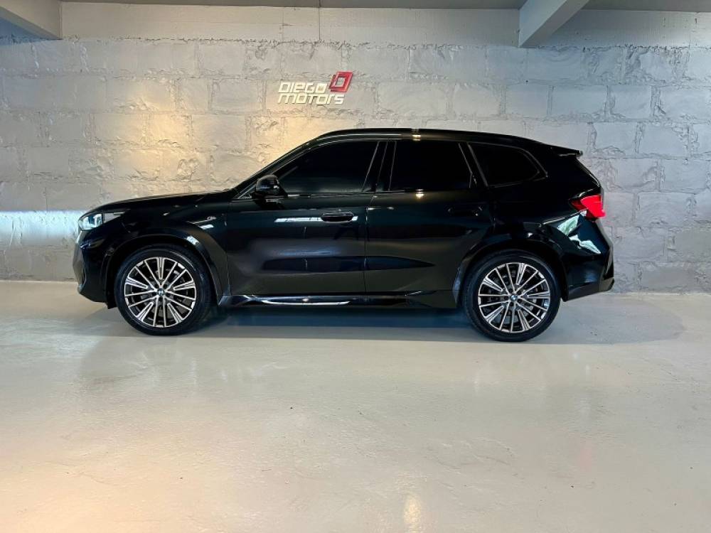 BMW - X1 - 2023/2023 - Preta - R$ 319.900,00