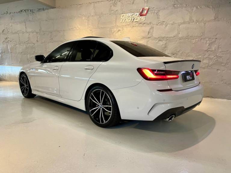 BMW - 320I - 2021/2021 - Branca - R$ 239.900,00