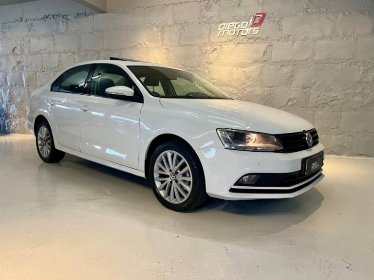 VOLKSWAGEN - JETTA - 2016/2016 - Branca - R$ 82.900,00