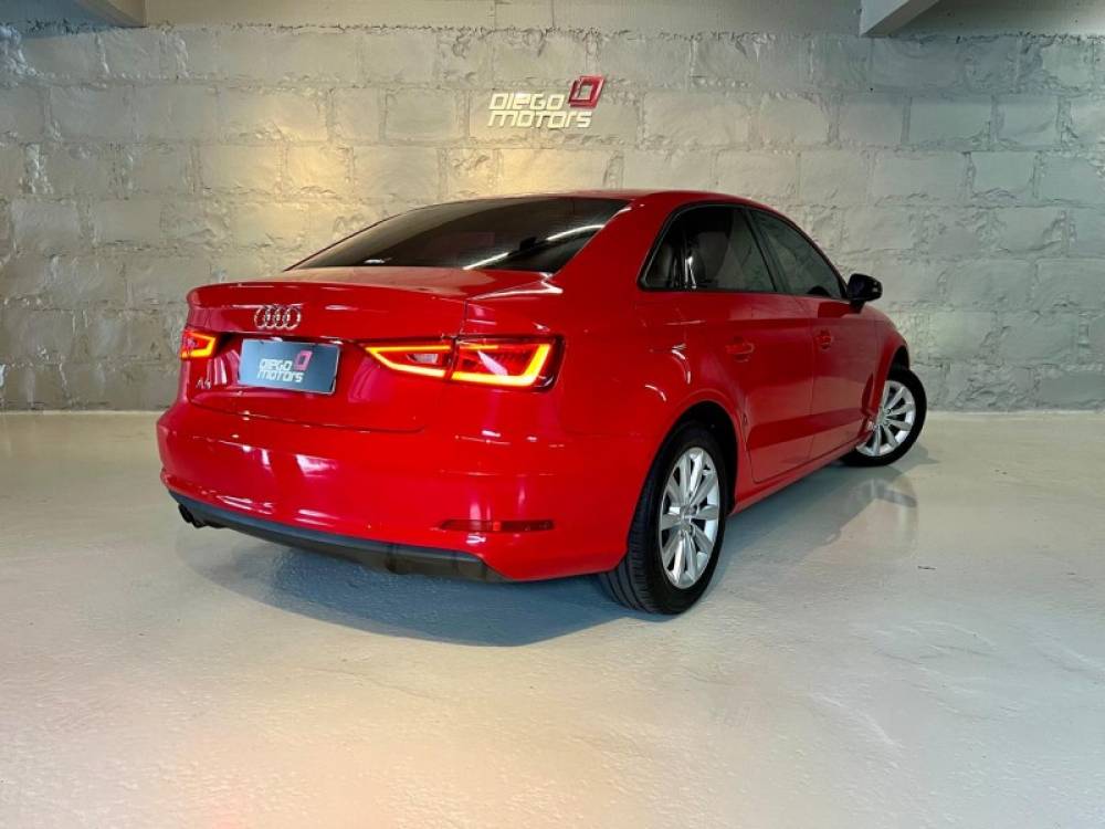 AUDI - A3 - 2015/2015 - Vermelha - R$ 79.900,00