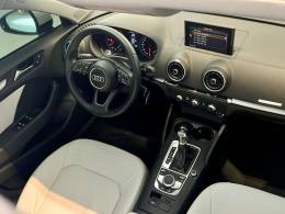 AUDI - A3 - 2017/2017 - Branca - R$ 99.900,00