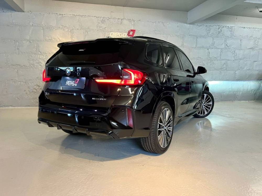 BMW - X1 - 2023/2023 - Preta - R$ 319.900,00